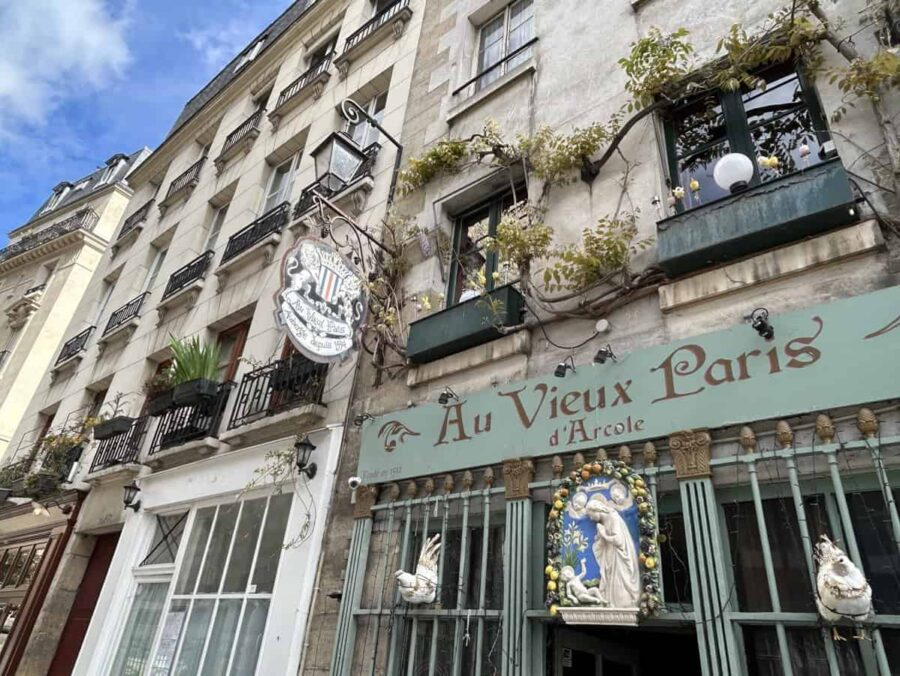 Au Vieux Paris d´Arcole on Île de la Cite