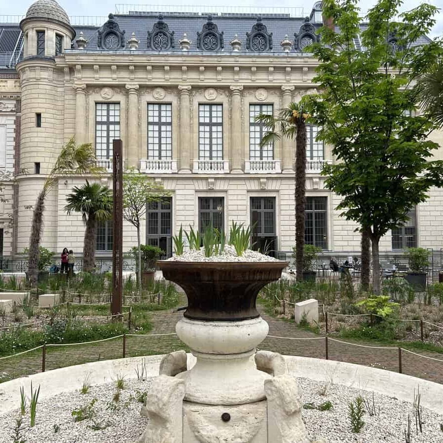 Entrance to Bibliotheque Nationale de France (BNF Richelieu) Paris