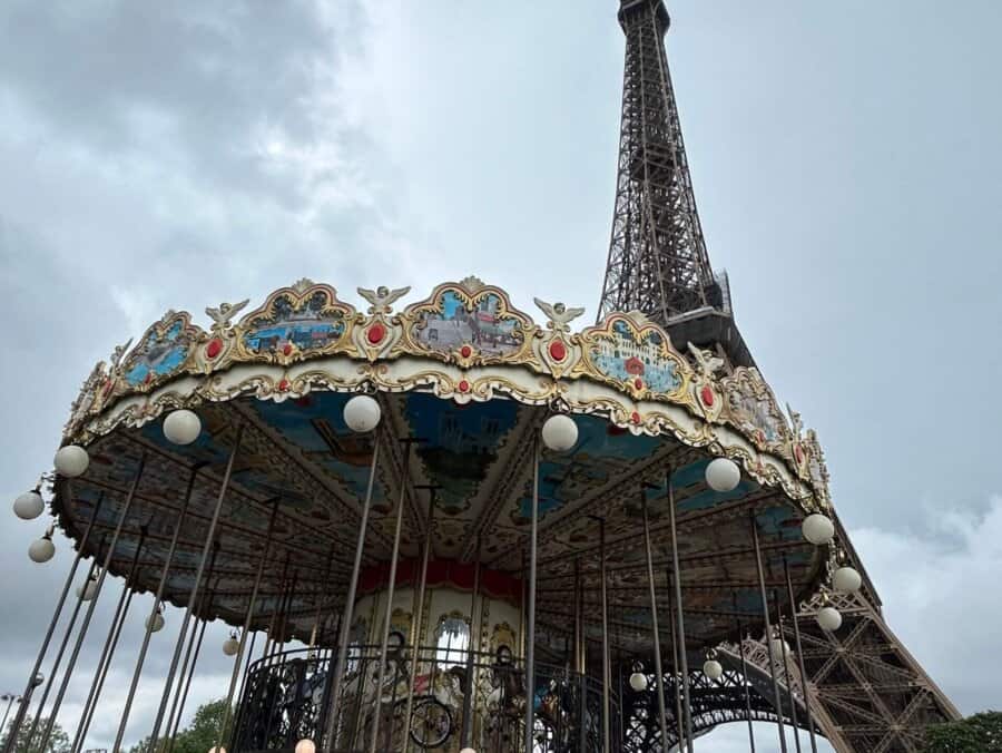 Carrousel de la Tour Eiffel Paris