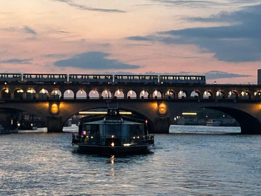 Dinner cruise Seine