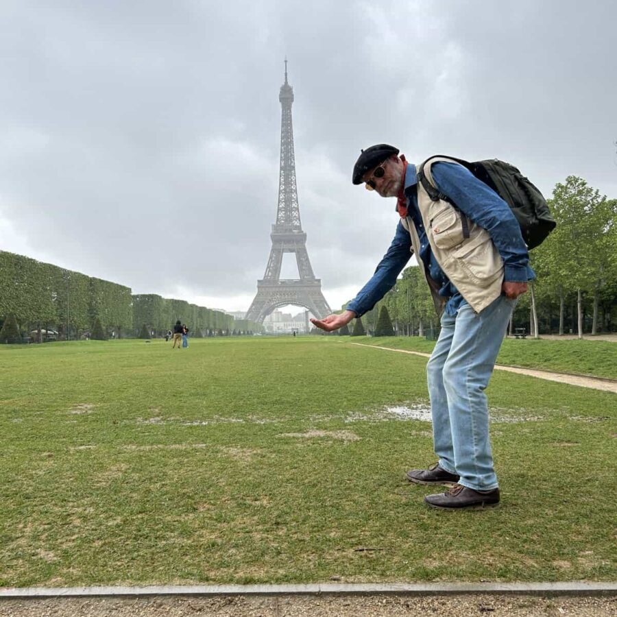 Measuring Arc de triomphe Paris