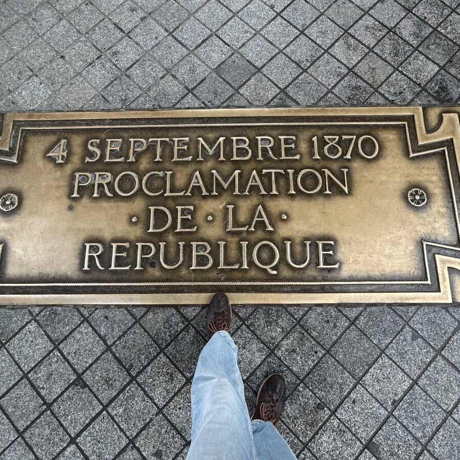 Tomb of the Unknown Soldier Arc de Triomphe -Paris