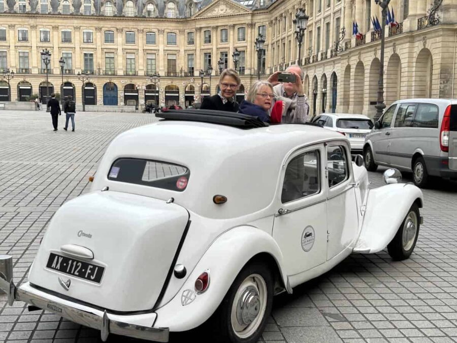 Tour in Citroen Traction 1938 Place Vendôme Paris