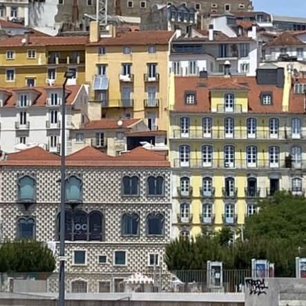 Rua dos bacalhoeiros - Lisbon