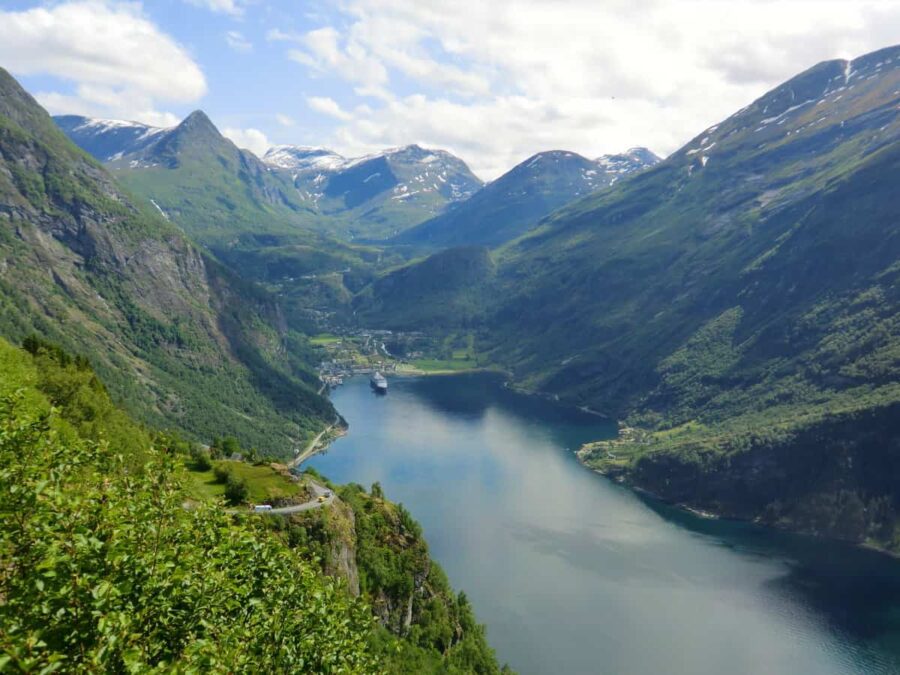 Hurtigruten bus tour Geiranger