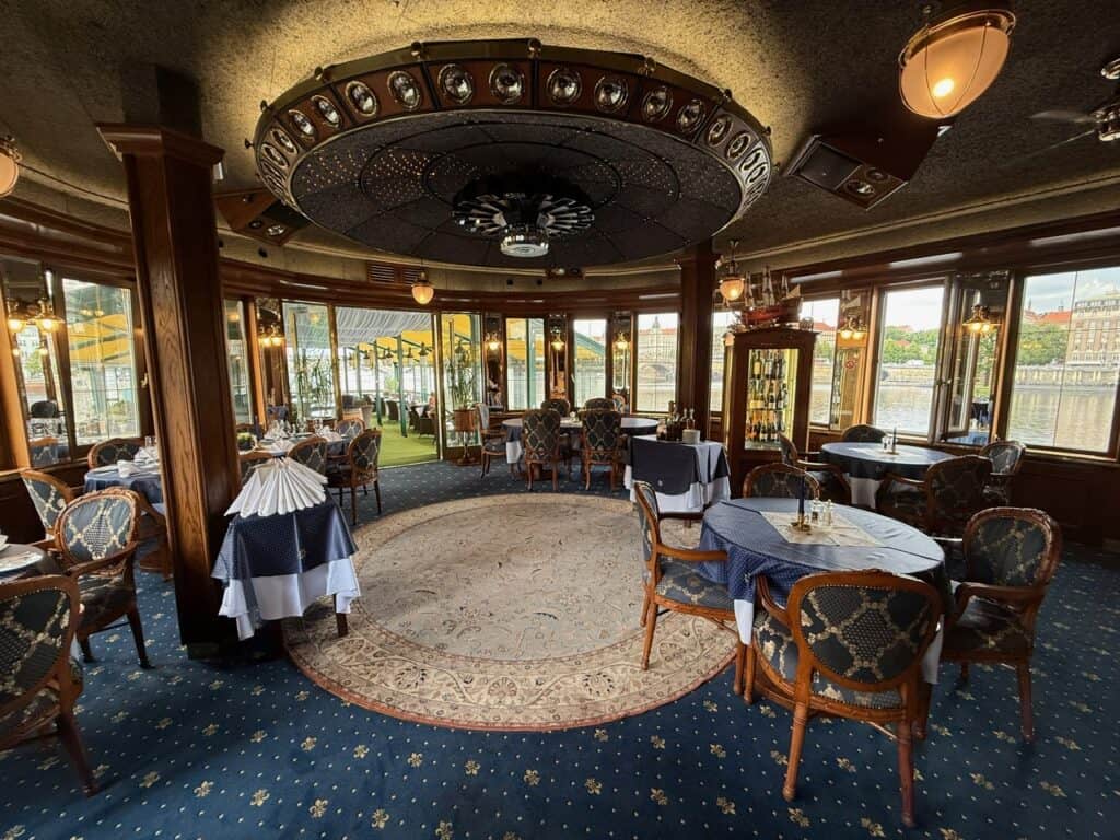 Botel Admiral Prag