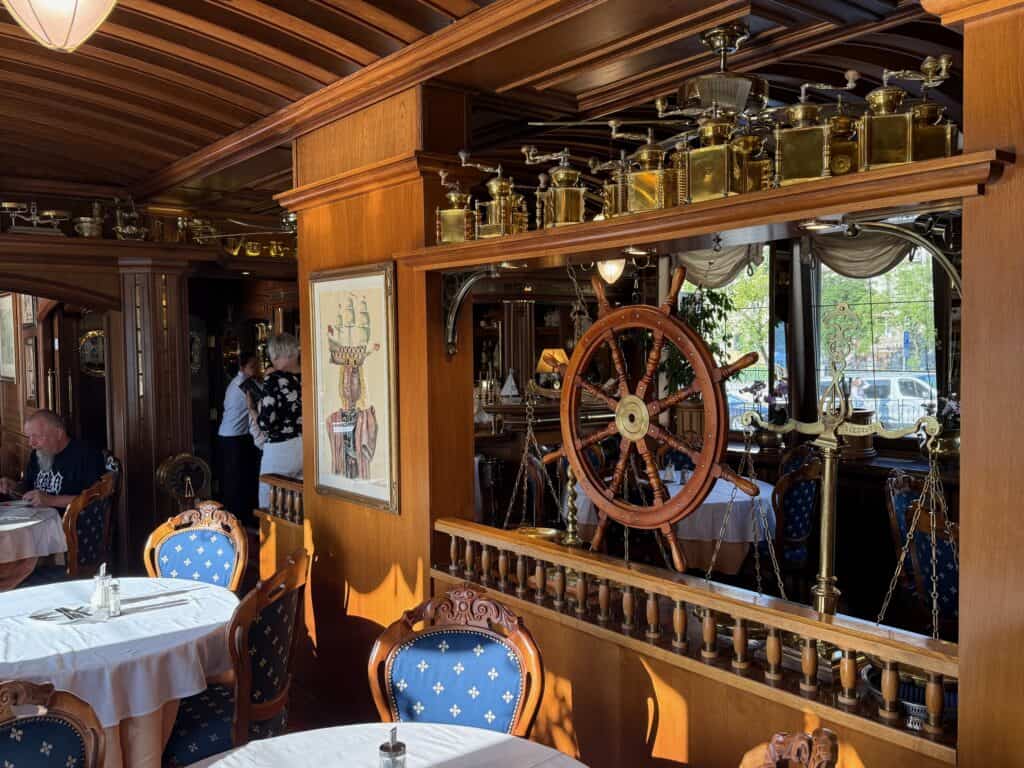 Botel Admiral Prag