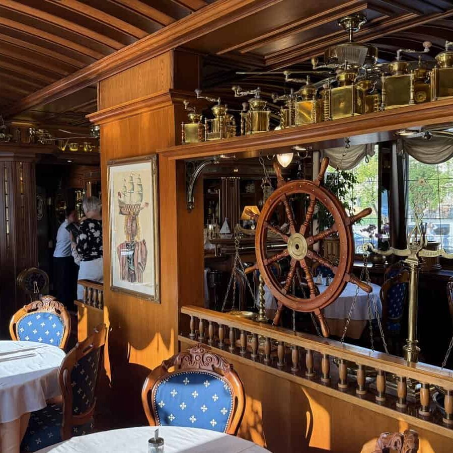 Botel Admiral dining