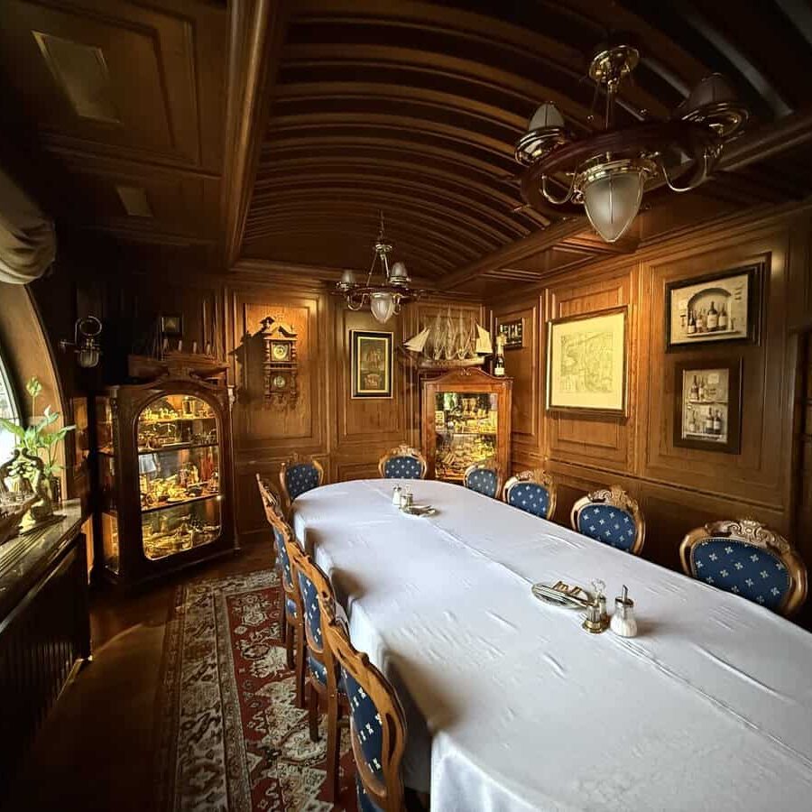 Botel Admiral dining