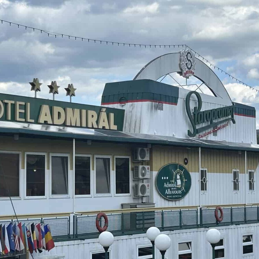 Botel Admiral vid Vltava