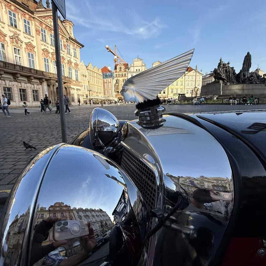 Vintage Mercedes 770 near Restaurant Mincovna
