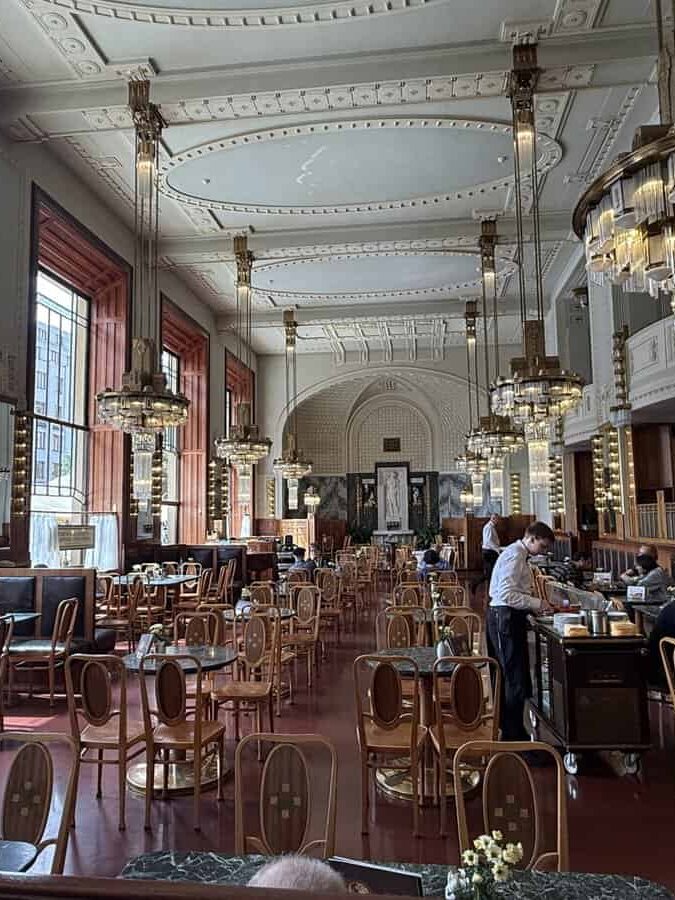 Municipal Cafe in Art Deco style Prague