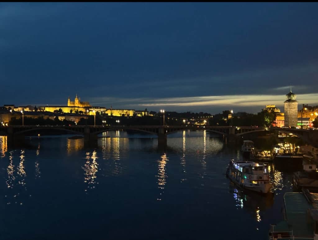 Kvällskryssning på Vlta i Prag