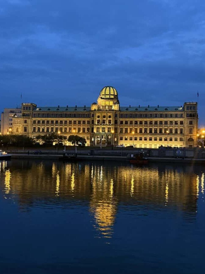 Dinner cruise on Vltava(Moldau) with Bohemia