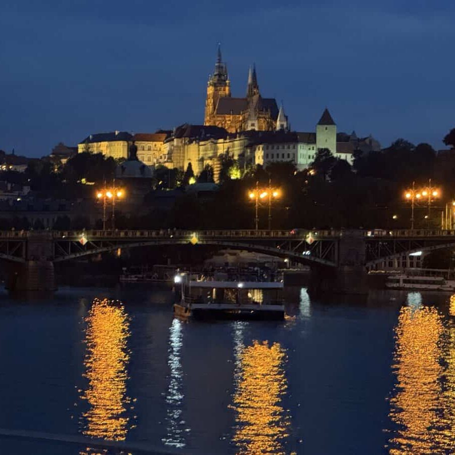 Kvällskryssning på Vlta i Prag